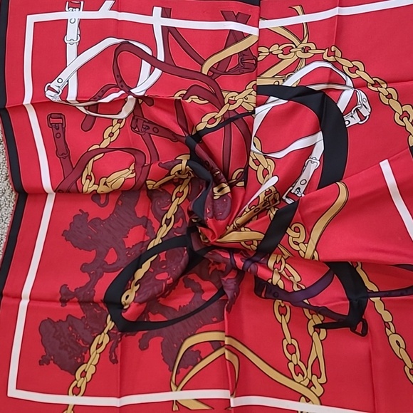 100% Silk Scarf - Picture 2 of 2